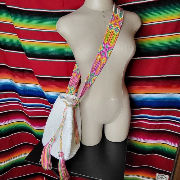 Handbags - Drawstring Hand Knitted Wayuu Style Bucket Bag